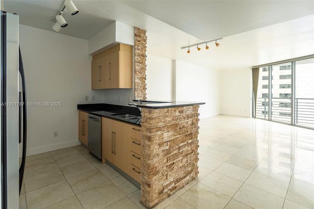 335 S Biscayne Blvd 2710, Miami, FL 33131