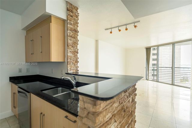 335 S Biscayne Blvd 2710, Miami, FL 33131