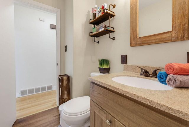 N89W15350 Cleveland AVENUE, Menomonee Falls, WI 53051