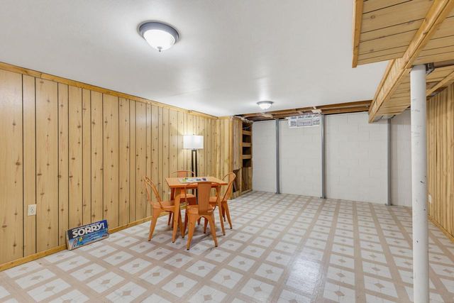 N89W15350 Cleveland AVENUE, Menomonee Falls, WI 53051