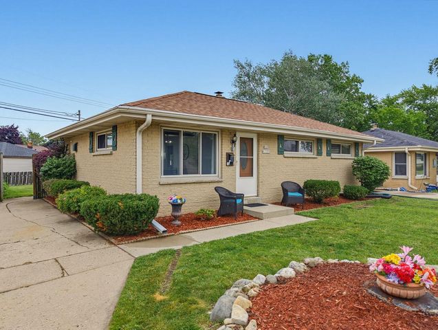 N89W15350 Cleveland AVENUE, Menomonee Falls, WI 53051