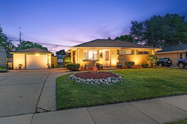 N89W15350 Cleveland AVENUE, Menomonee Falls, WI 53051