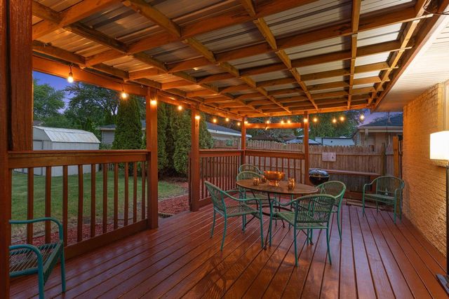 N89W15350 Cleveland AVENUE, Menomonee Falls, WI 53051