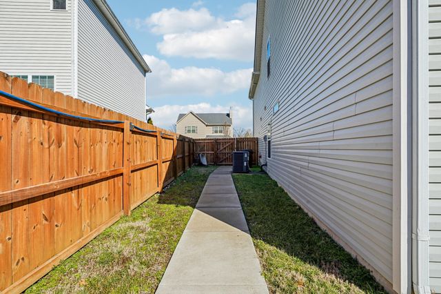 1092 Lady Nashville Dr, Hermitage, TN 37076