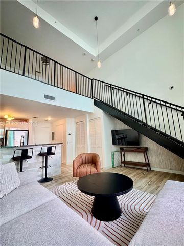 300 S Biscayne Blvd L-1210, Miami, FL 33131