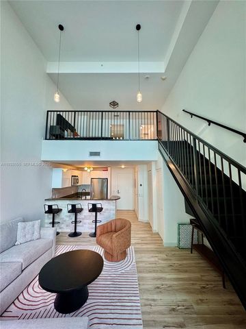 300 S Biscayne Blvd L-1210, Miami, FL 33131