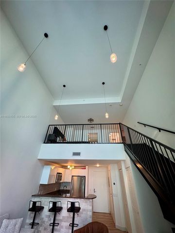 300 S Biscayne Blvd L-1210, Miami, FL 33131