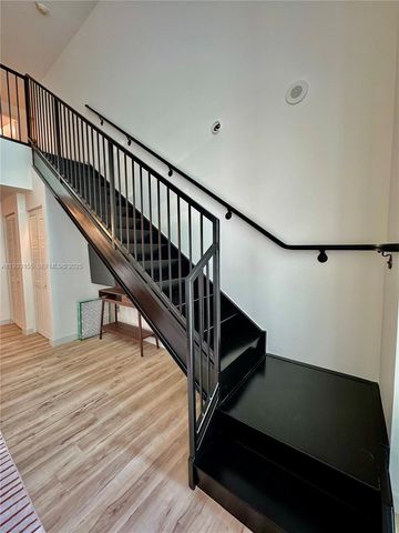 300 S Biscayne Blvd L-1210, Miami, FL 33131