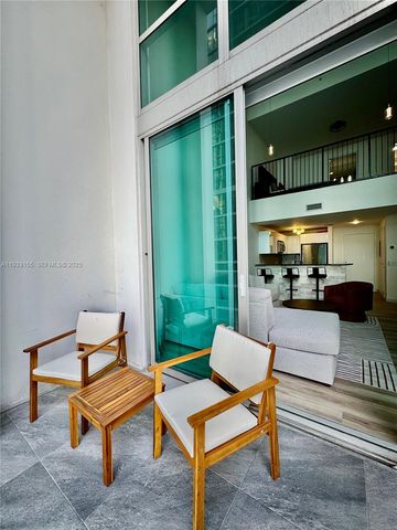 300 S Biscayne Blvd L-1210, Miami, FL 33131