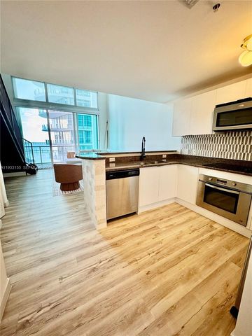 300 S Biscayne Blvd L-1210, Miami, FL 33131