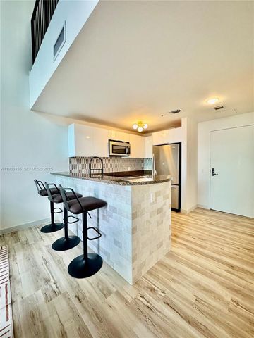 300 S Biscayne Blvd L-1210, Miami, FL 33131