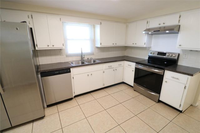 7825 BIRCHWOOD DRIVE, Port Richey, FL 34668