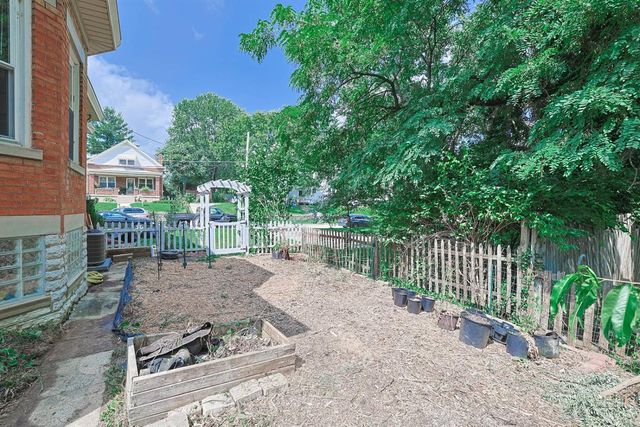 3409 Hilda Avenue, Cheviot, OH 45211