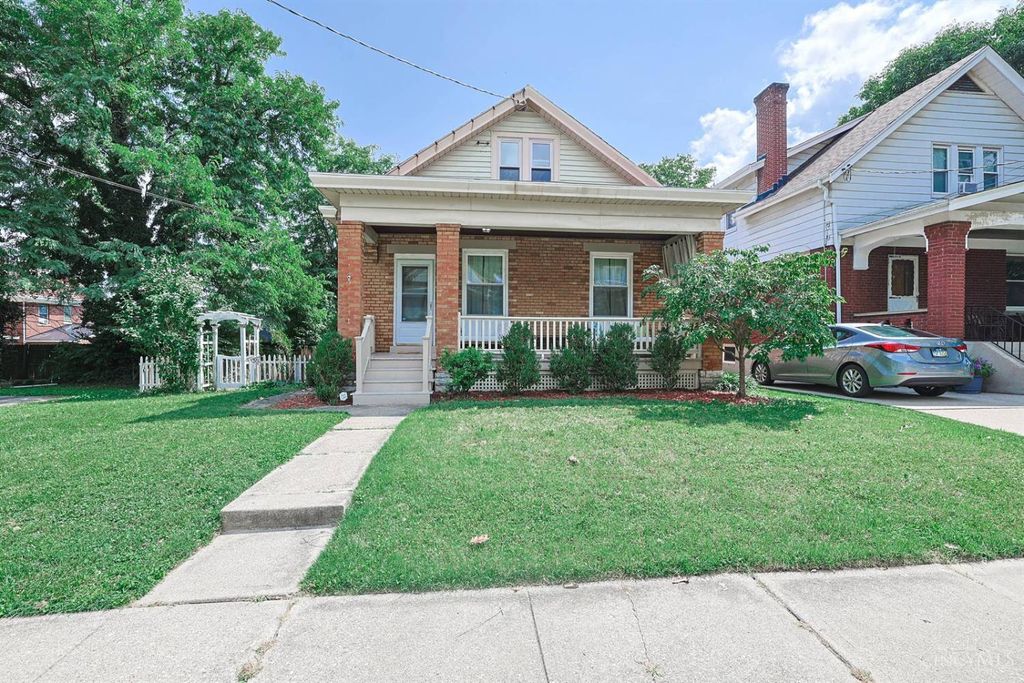 3409 Hilda Avenue, Cheviot, OH 45211