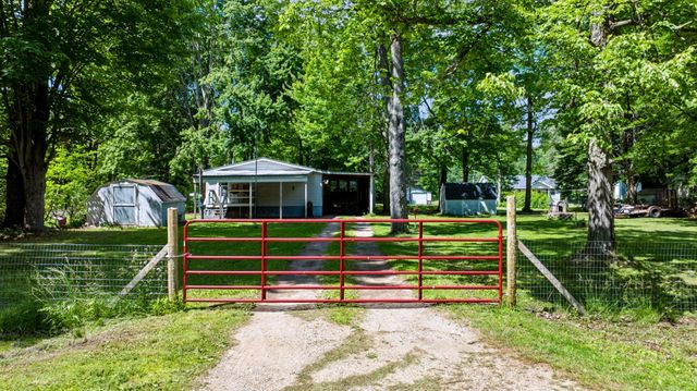 1632 Birch Drive, Garfield Twp, MI 48632