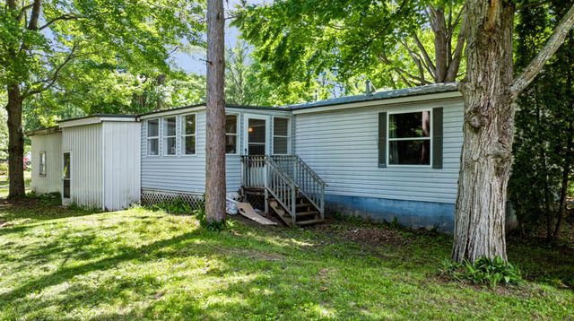 1632 Birch Drive, Garfield Twp, MI 48632