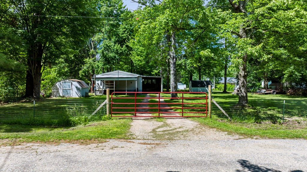 1632 Birch Drive, Garfield Twp, MI 48632