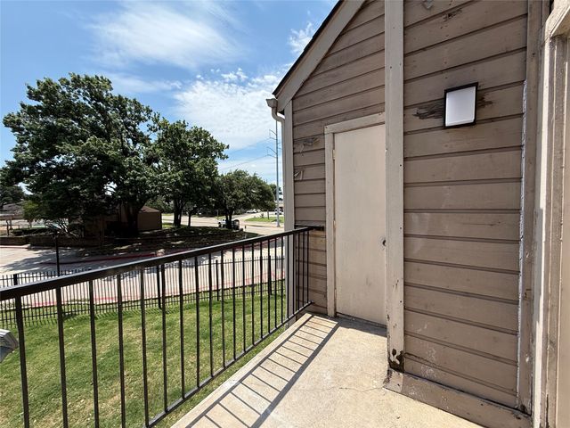 9801 Walnut Street 214, Dallas, TX 75243
