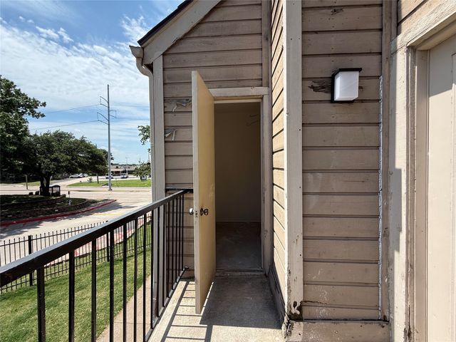 9801 Walnut Street 214, Dallas, TX 75243