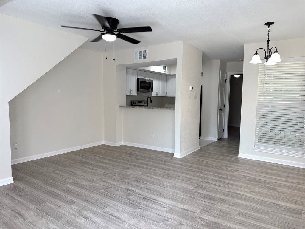 9801 Walnut Street 214, Dallas, TX 75243