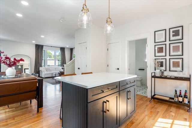 711 44th Ave, N, Nashville, TN 37209