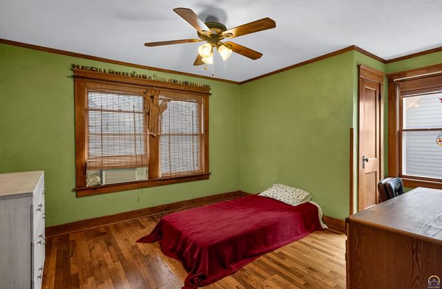 435 SW Elmwood AVE, Topeka, KS 66606