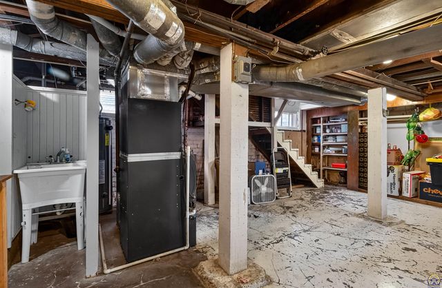 435 SW Elmwood AVE, Topeka, KS 66606