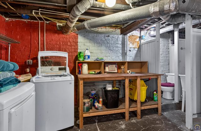 435 SW Elmwood AVE, Topeka, KS 66606