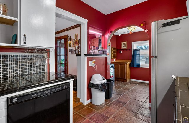 435 SW Elmwood AVE, Topeka, KS 66606