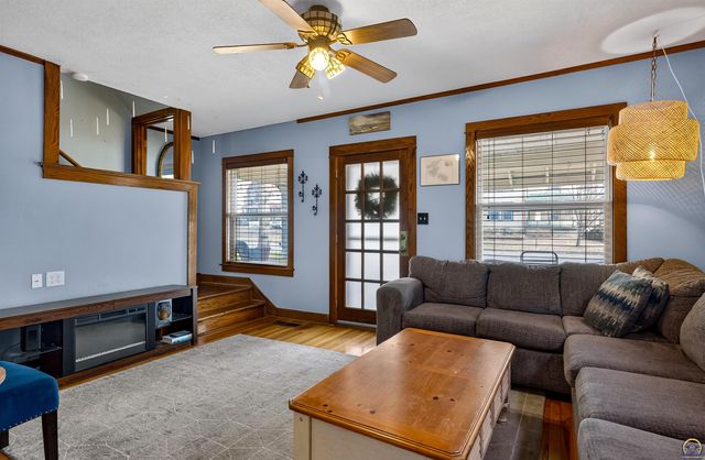 435 SW Elmwood AVE, Topeka, KS 66606