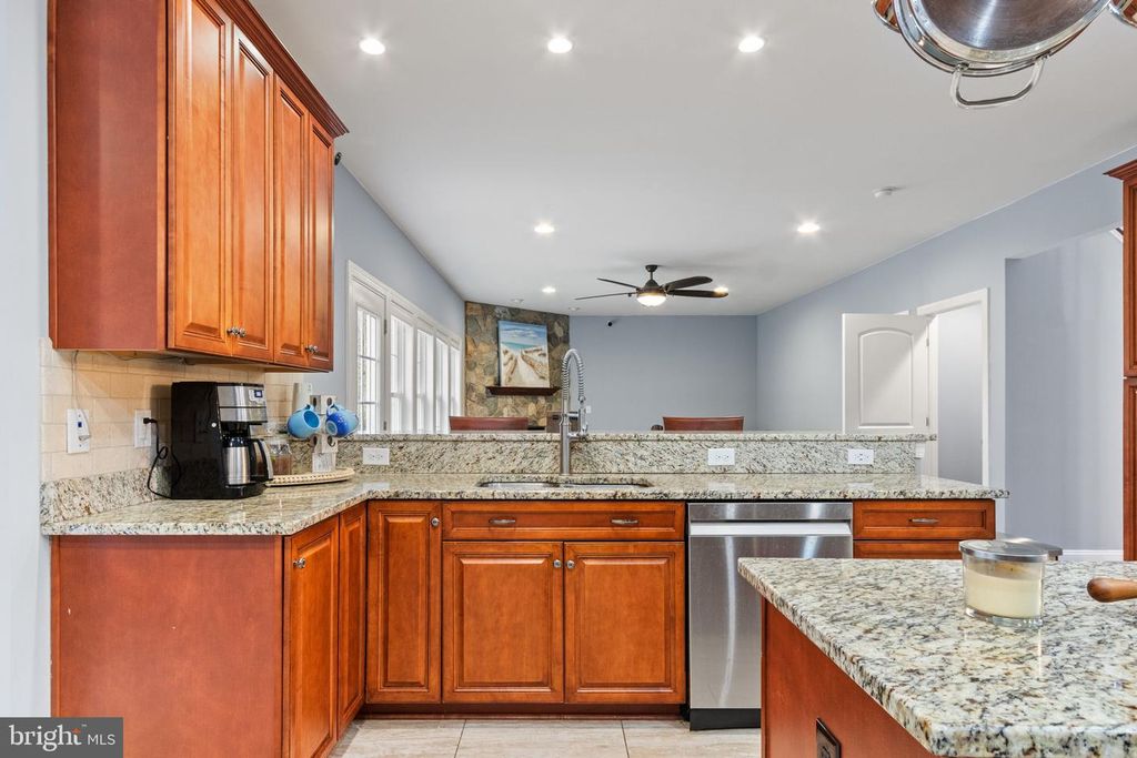 Image 13 of property listing at 8319 CANTEEN CIR, Fredericksburg, VA 22407