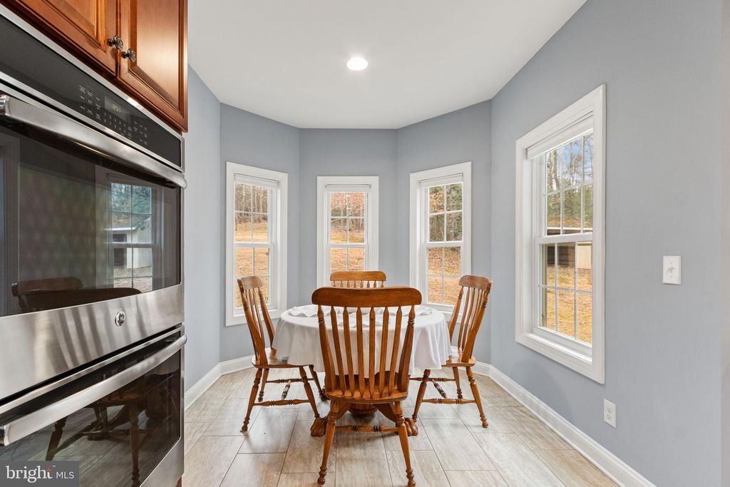 Image 14 of property listing at 8319 CANTEEN CIR, Fredericksburg, VA 22407