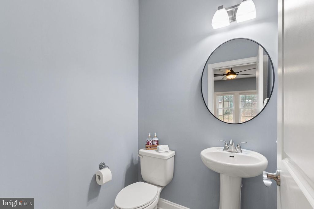 Image 16 of property listing at 8319 CANTEEN CIR, Fredericksburg, VA 22407