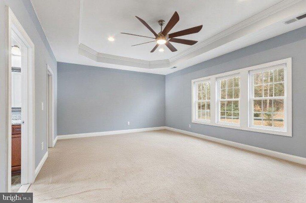 Image 17 of property listing at 8319 CANTEEN CIR, Fredericksburg, VA 22407