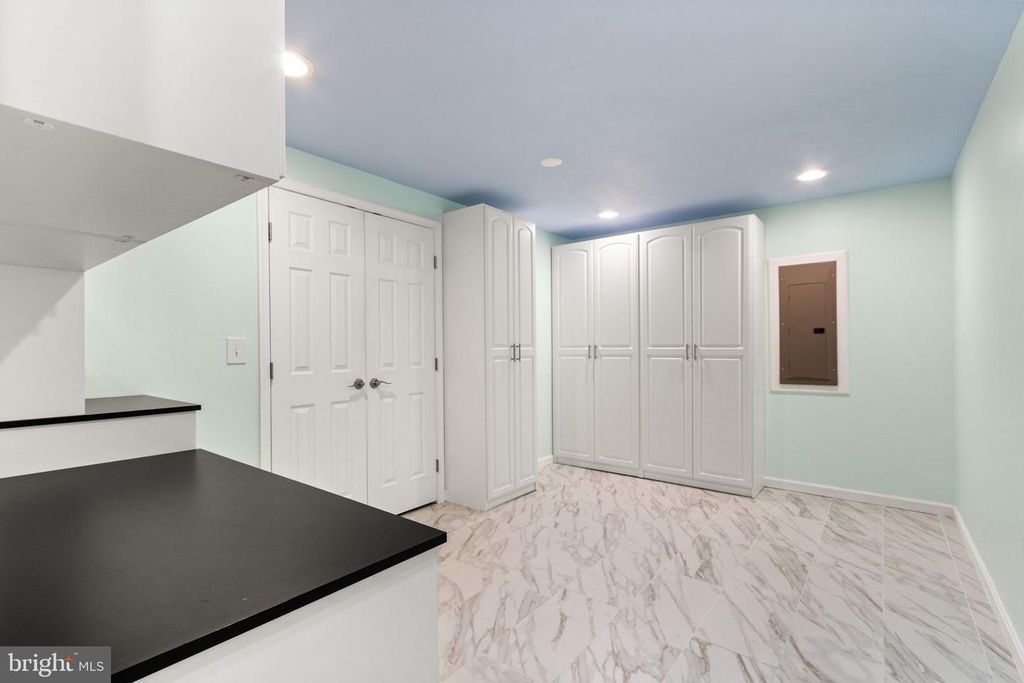 Image 34 of property listing at 8319 CANTEEN CIR, Fredericksburg, VA 22407