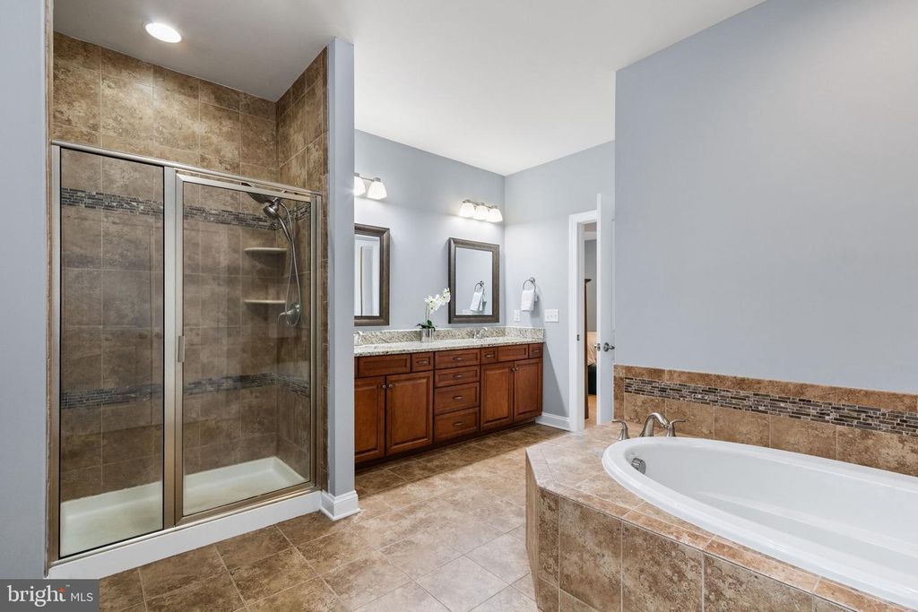 Image 7 of property listing at 8319 CANTEEN CIR, Fredericksburg, VA 22407