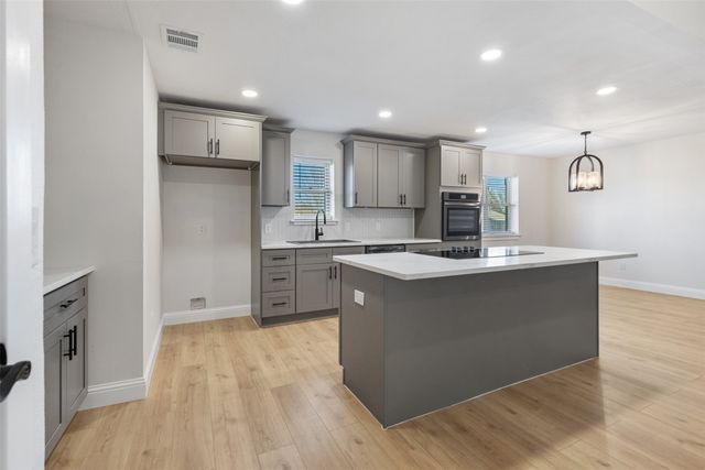 137 S Meadowbrook Drive, Pottsboro, TX 75076