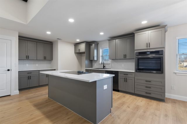 137 S Meadowbrook Drive, Pottsboro, TX 75076