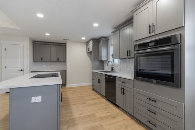 137 S Meadowbrook Drive, Pottsboro, TX 75076