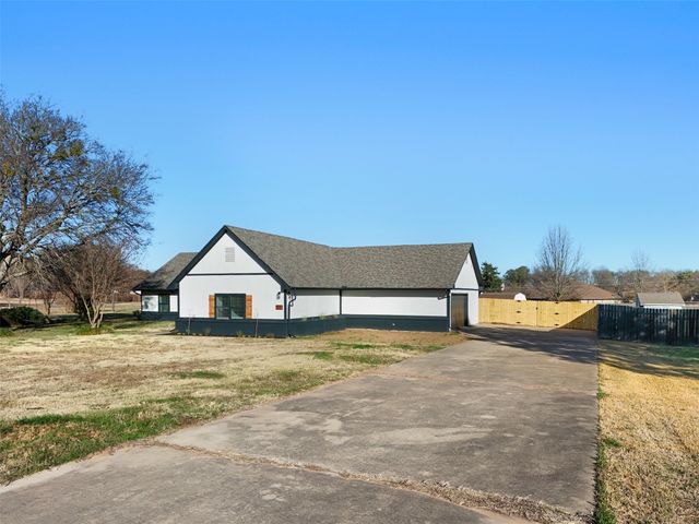137 S Meadowbrook Drive, Pottsboro, TX 75076