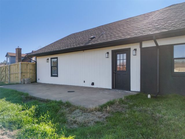 137 S Meadowbrook Drive, Pottsboro, TX 75076