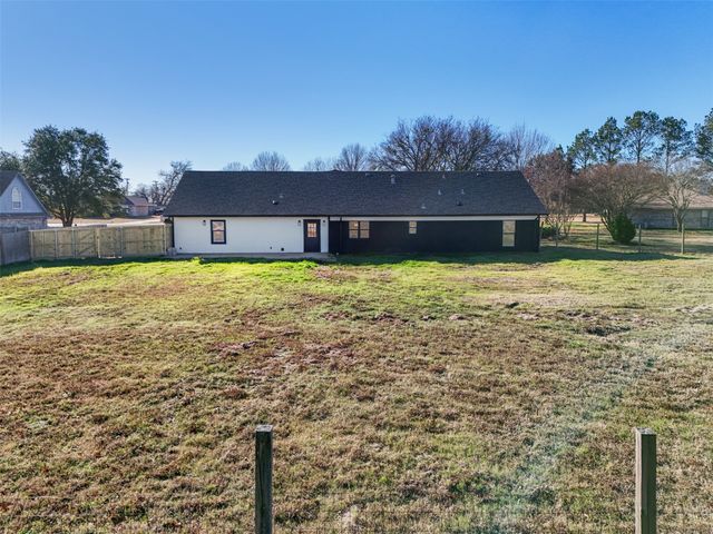 137 S Meadowbrook Drive, Pottsboro, TX 75076
