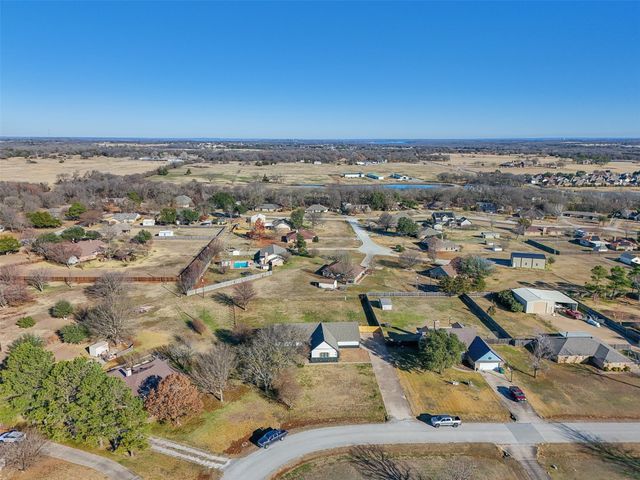 137 S Meadowbrook Drive, Pottsboro, TX 75076