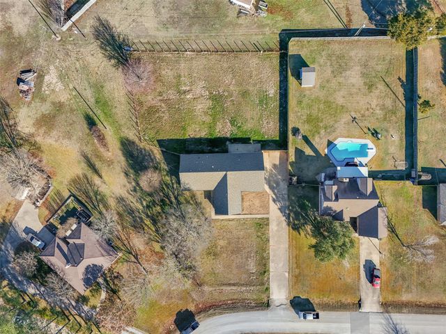 137 S Meadowbrook Drive, Pottsboro, TX 75076
