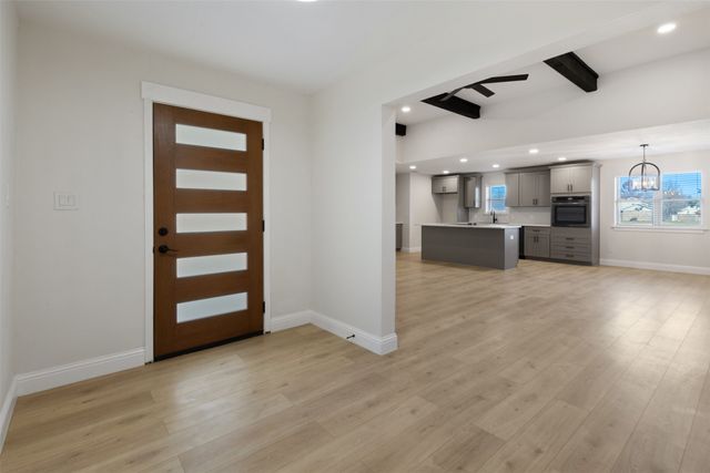 137 S Meadowbrook Drive, Pottsboro, TX 75076