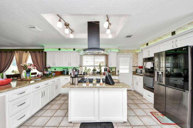 2108 Kildare Drive, Pearland, TX 77581