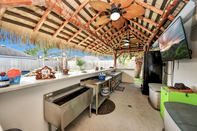 2108 Kildare Drive, Pearland, TX 77581