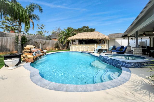 2108 Kildare Drive, Pearland, TX 77581