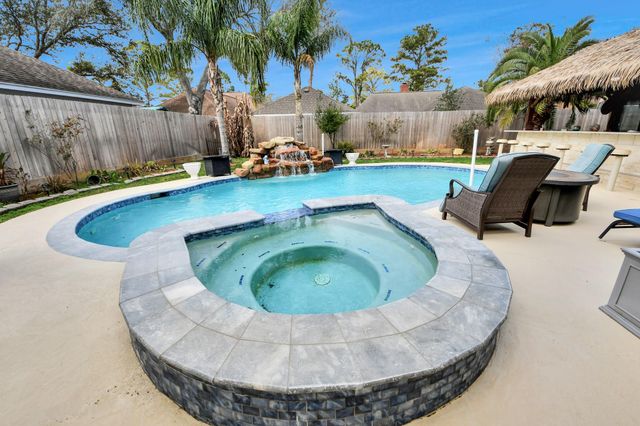 2108 Kildare Drive, Pearland, TX 77581