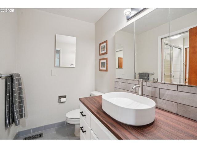 17987 Sw 106TH Ave, Tualatin, OR 97062